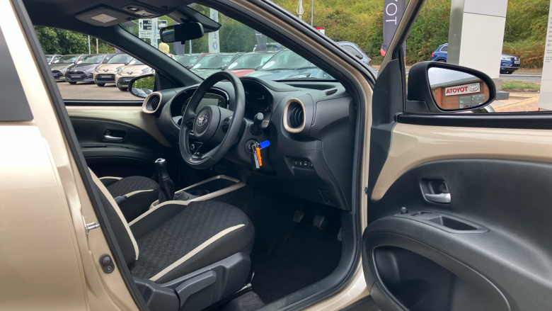 Toyota Aygo X 1.0 VVT-i Edge 5dr Petrol Hatchback